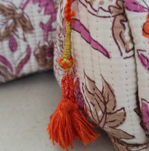 Load image into Gallery viewer, COSMETIQUERA "MARÍA"