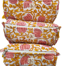 Load image into Gallery viewer, COSMETIQUERA "ELIZABETH"
